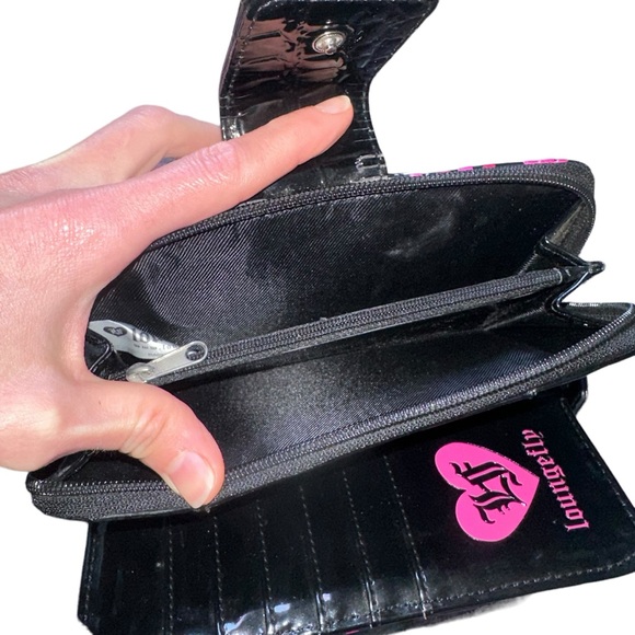 ☠️Loungefly Cheeta & Skull Wallet☠️ - Picture 7 of 10